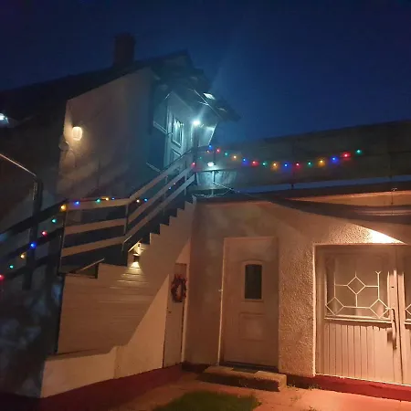 Thefi Vendeghaz Apartmán Zánka